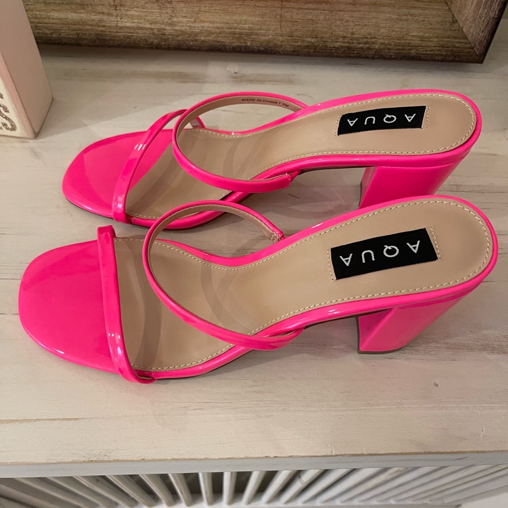 Aqua hot pink block heel- never worn